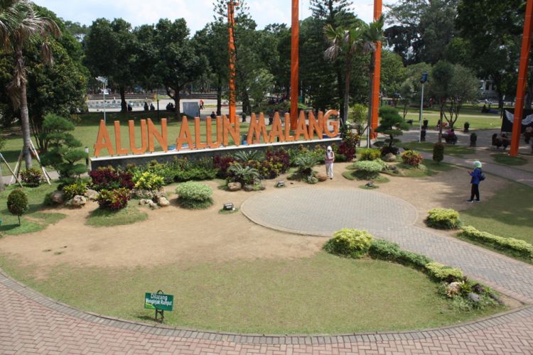 Tempat Wisata di Malang - Alun-alun Kota Malang