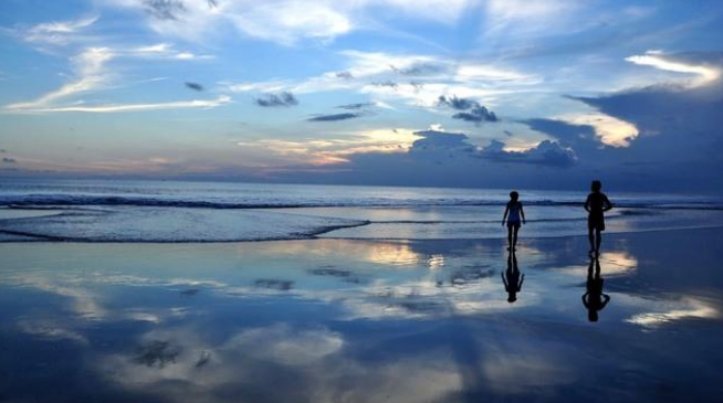 Tempat Wisata di Bali - Pantai Seminyak