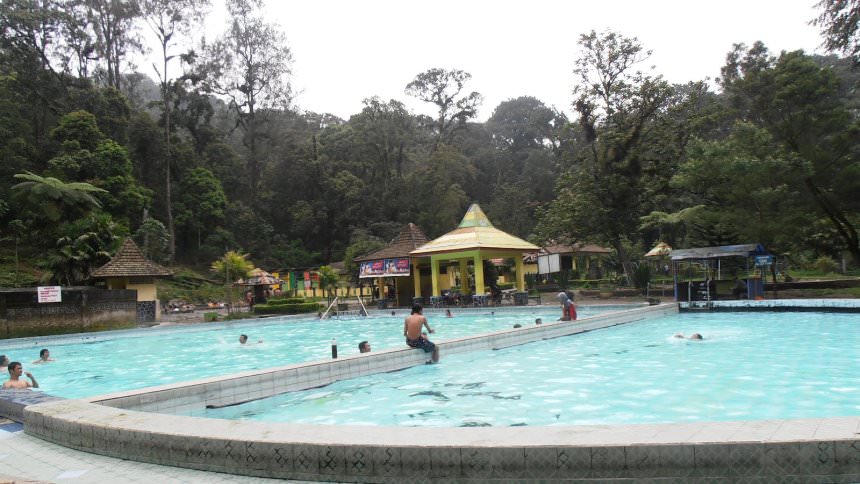Tempat Wisata di Malang - Pemandian Air Panas Cangar 