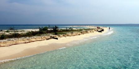 Tempat Wisata di Makassar - Pulau Kodingareng Keke