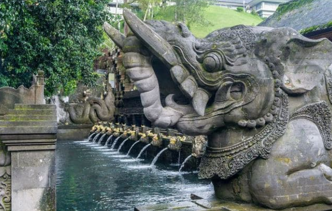 Tempat Wisata di Bali - Pura Tirta Empul