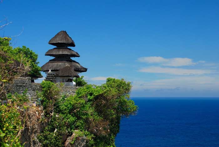 Tempat Wisata di Bali - Pura Uluwatu