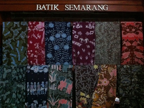 Oleh-oleh khas Semarang - Batik Semarangan 