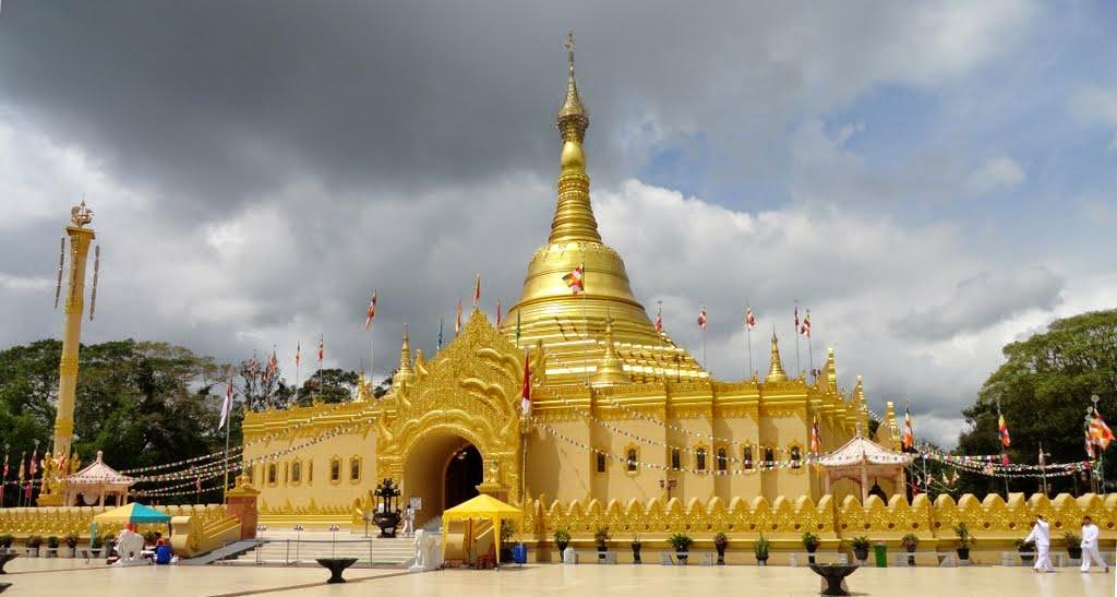 Tempat Wisata di Medan - Taman Wisata Pagoda Lumbini