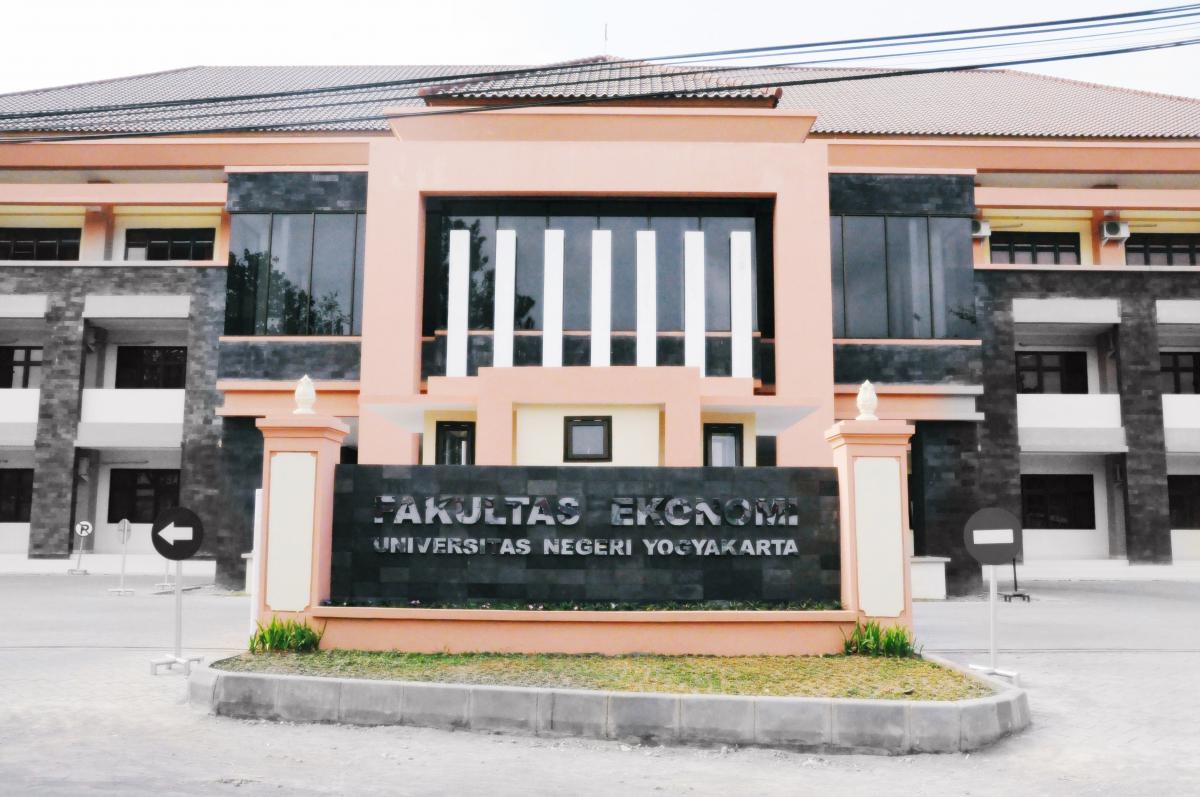 Perguruan Tinggi Favorit - Universitas Negeri Yogyakarta