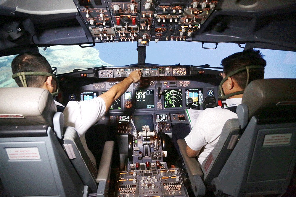 sekolah pilot - Ingin Penghasilan Melimpah? Cek Pekerjaan di Malaysia Bergaji Besar Ini