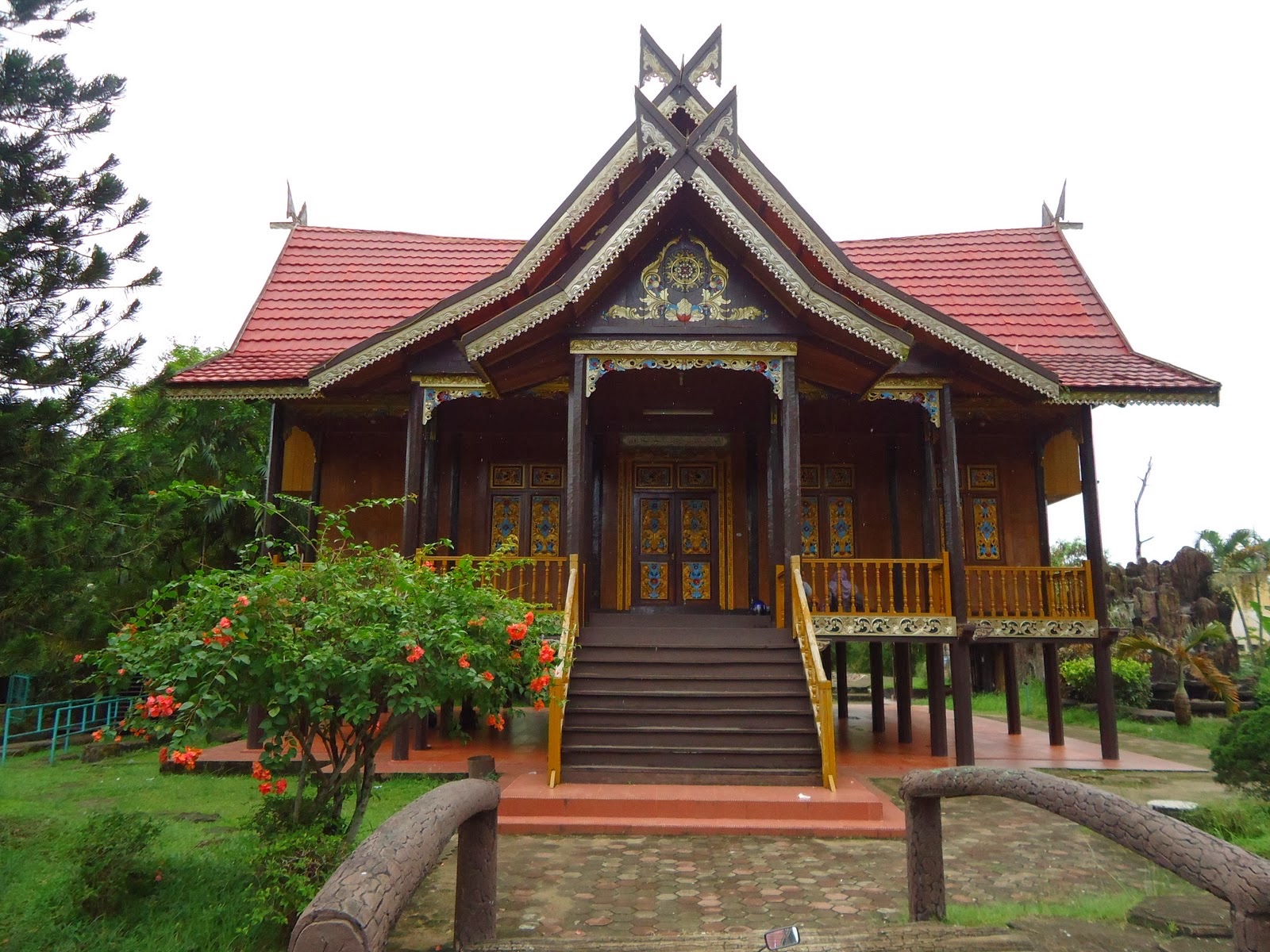 38 Rumah Adat Provinsi Di Indonesia Lengkap Gambar Dan Penjelasan